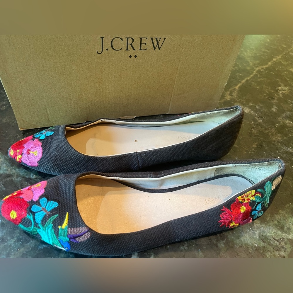 Nine West Embroidered Flats- Size 9m